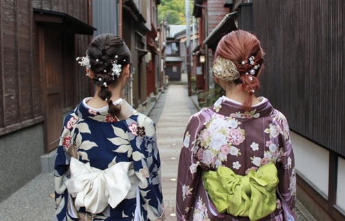 金沢の女性